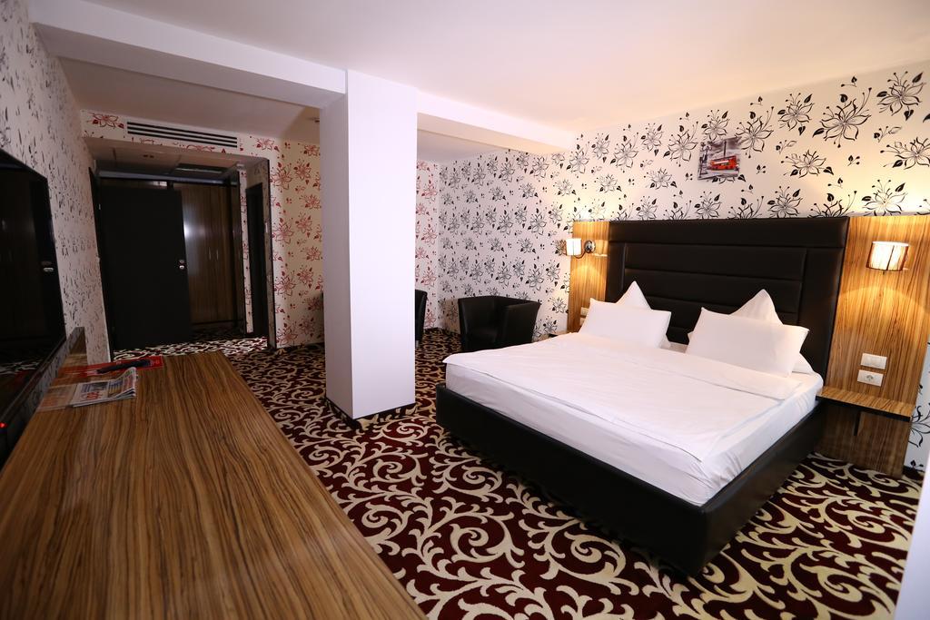 Hotel Articus Craiova Luaran gambar