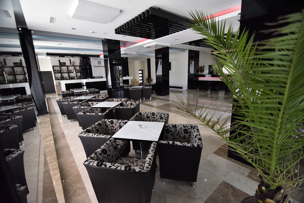 Hotel Articus Craiova Luaran gambar