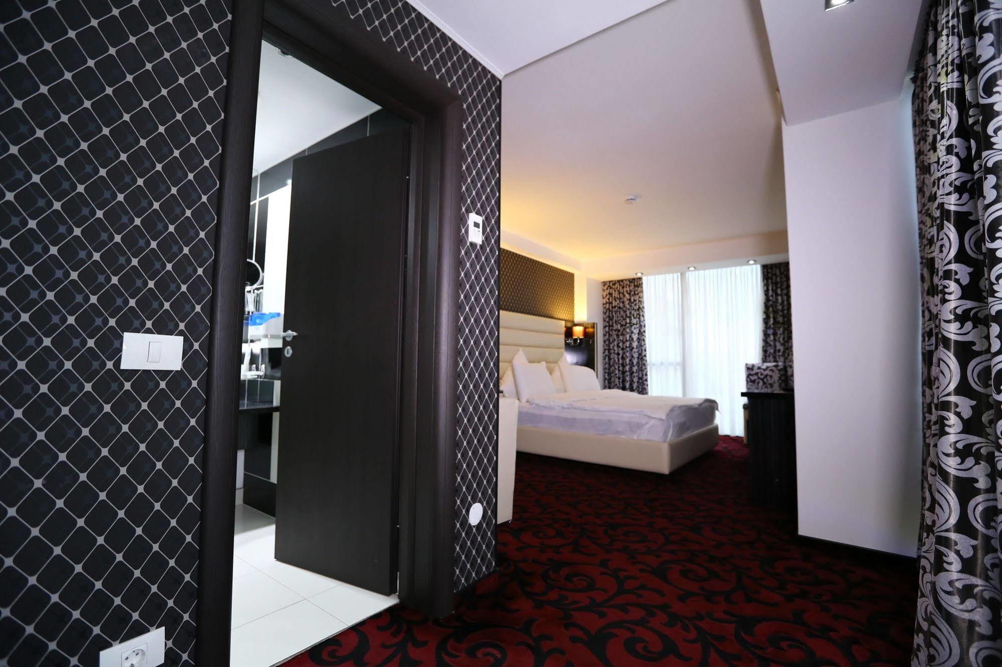 Hotel Articus Craiova Luaran gambar