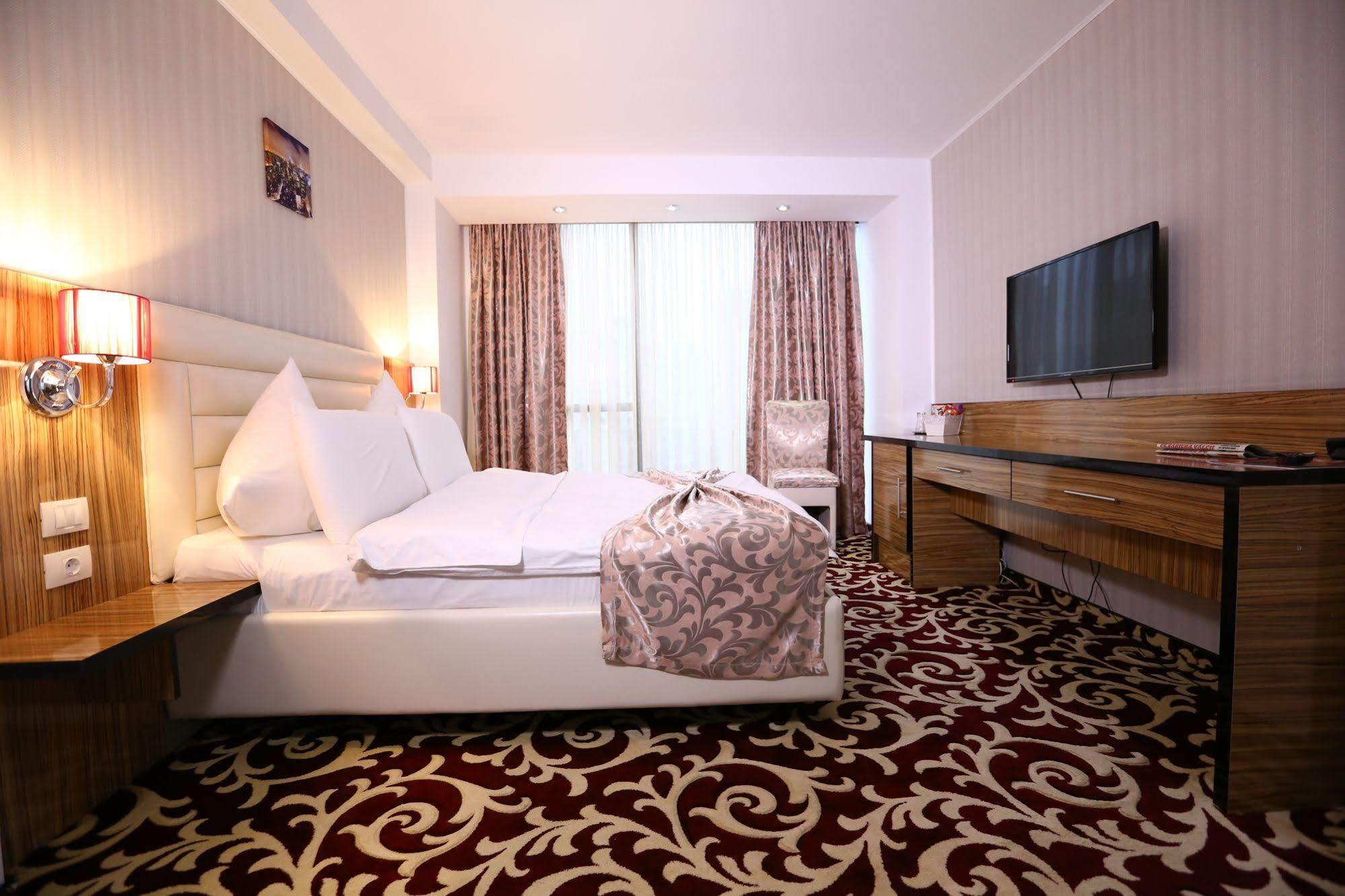 Hotel Articus Craiova Luaran gambar