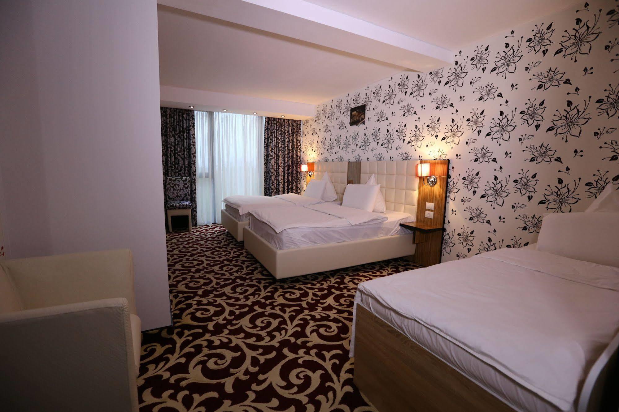Hotel Articus Craiova Luaran gambar
