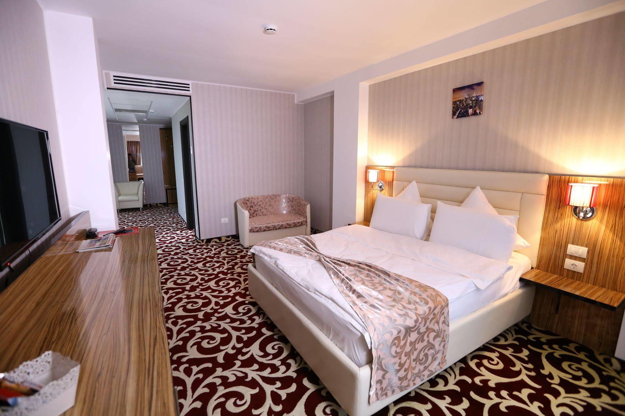Hotel Articus Craiova Luaran gambar