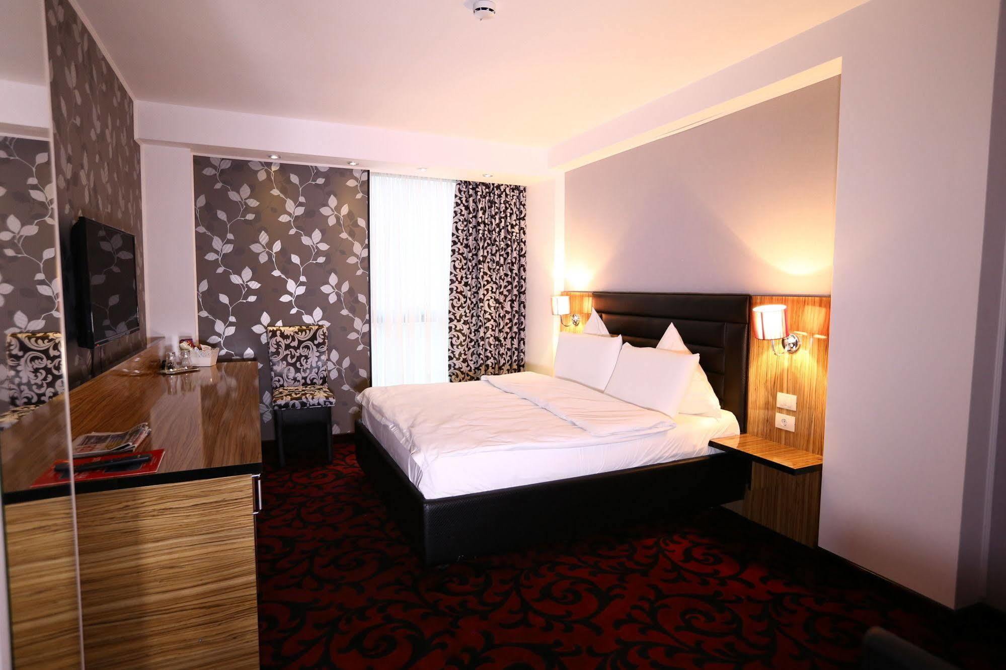Hotel Articus Craiova Luaran gambar