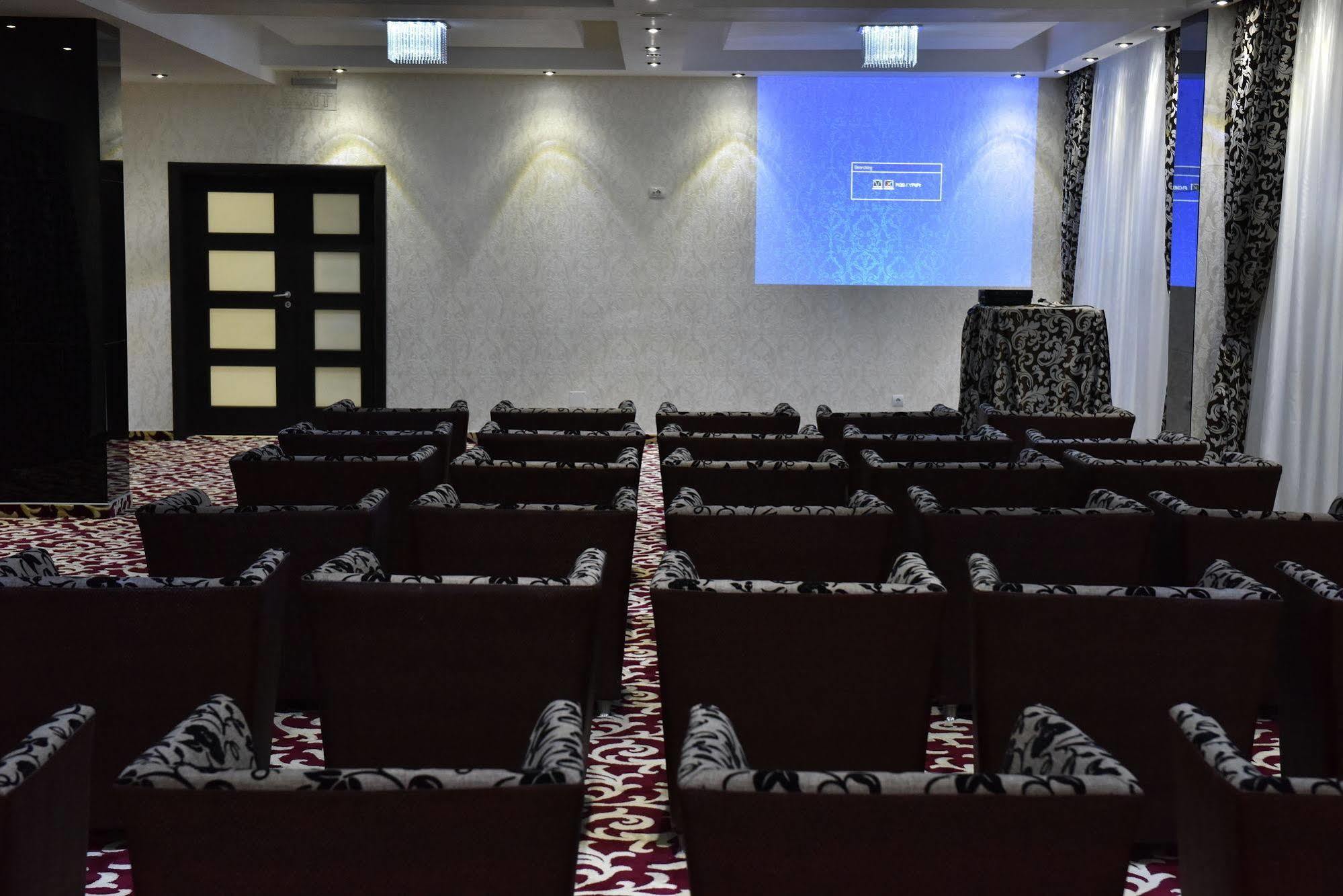 Hotel Articus Craiova Luaran gambar