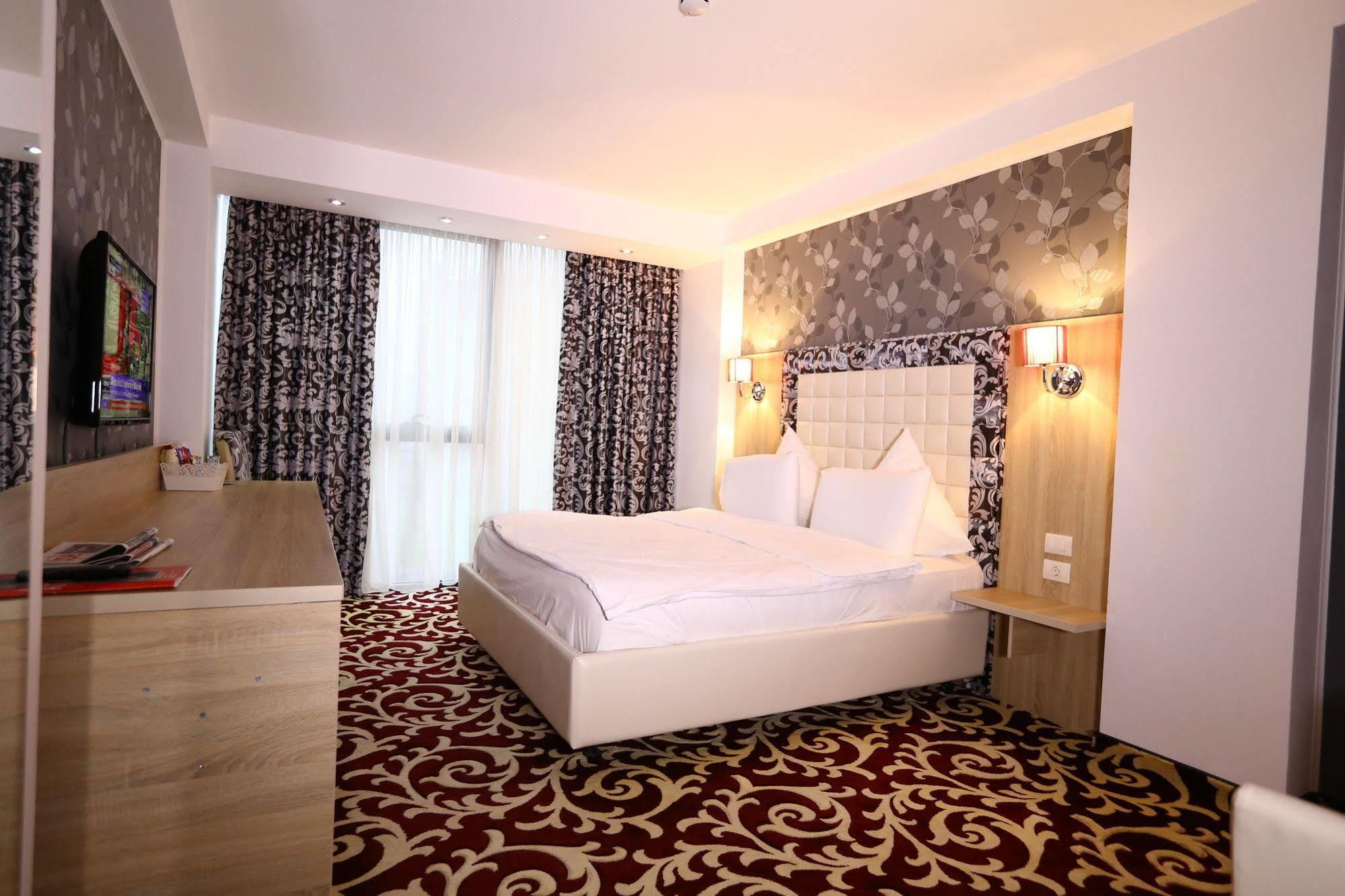 Hotel Articus Craiova Luaran gambar