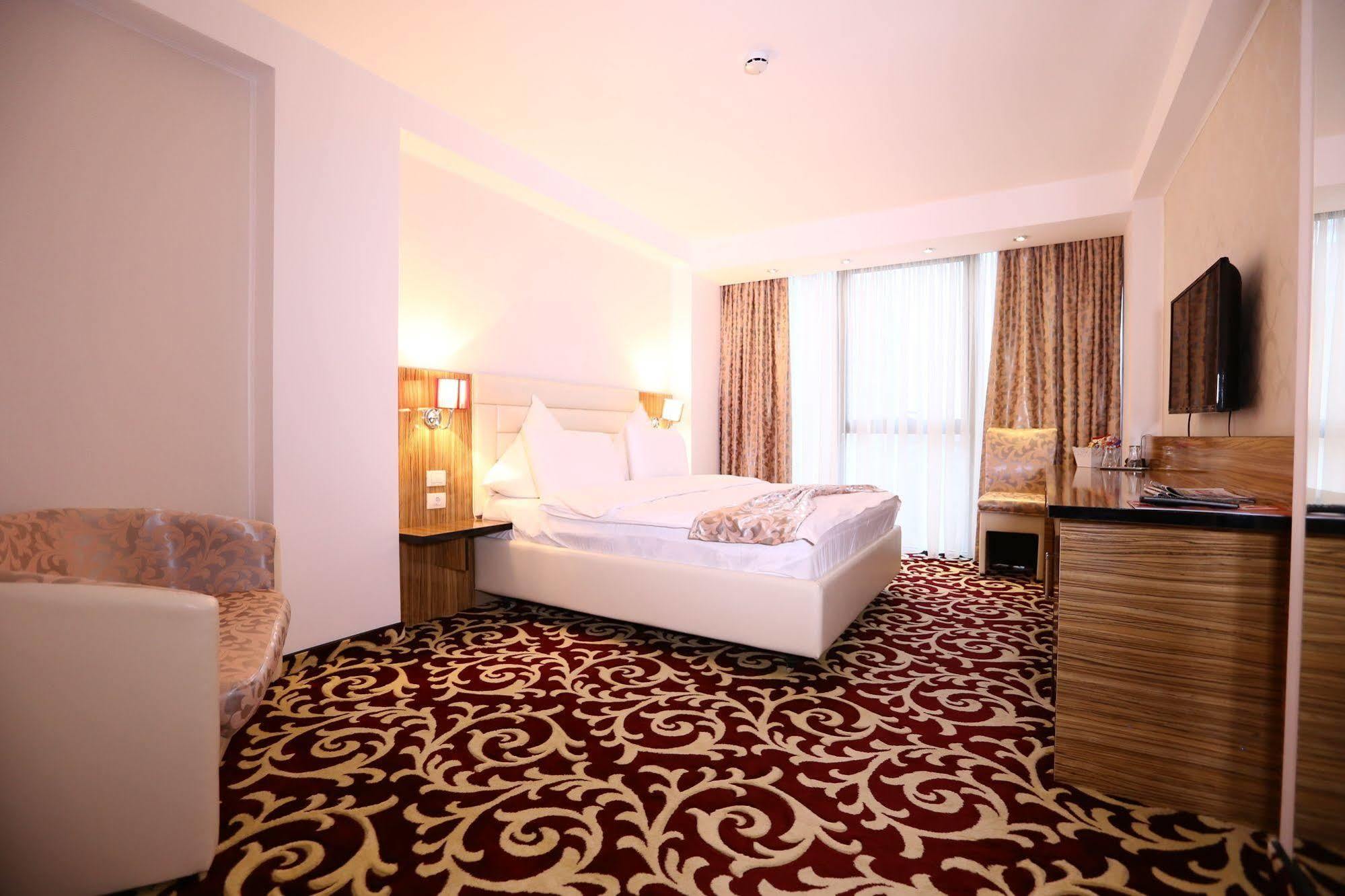 Hotel Articus Craiova Luaran gambar